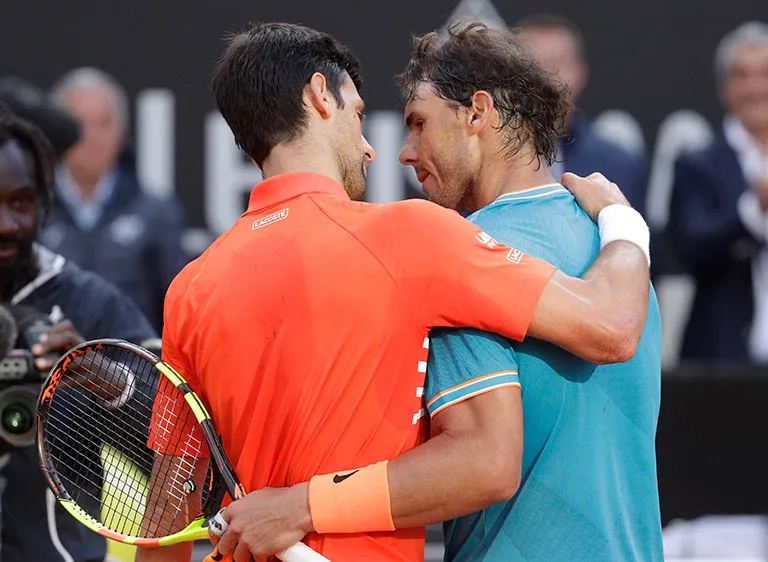 AP Djokovic y Nadal se abrazan tras la Final