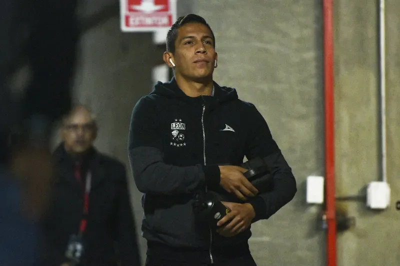 IMAGO7 Iván Rodríguez previo a un juego con el León