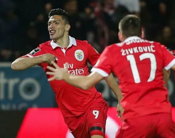 INSTAGRAM @Raul_Jimenez9 Raúl, en festejo durante su etapa en el Benfica