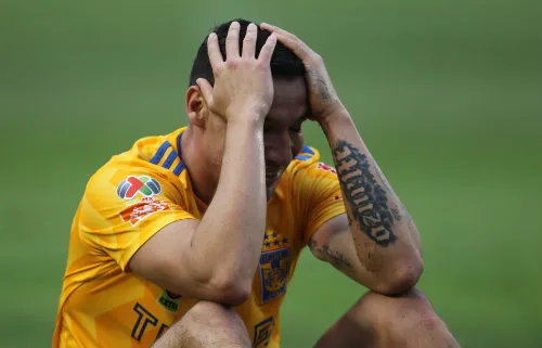 IMAGO7 Jesús Dueñas en lamento durante un partido contra Pachuca