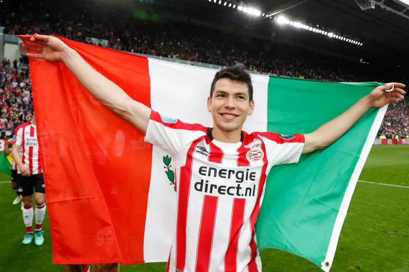 Lozano festeja con la bandera de México