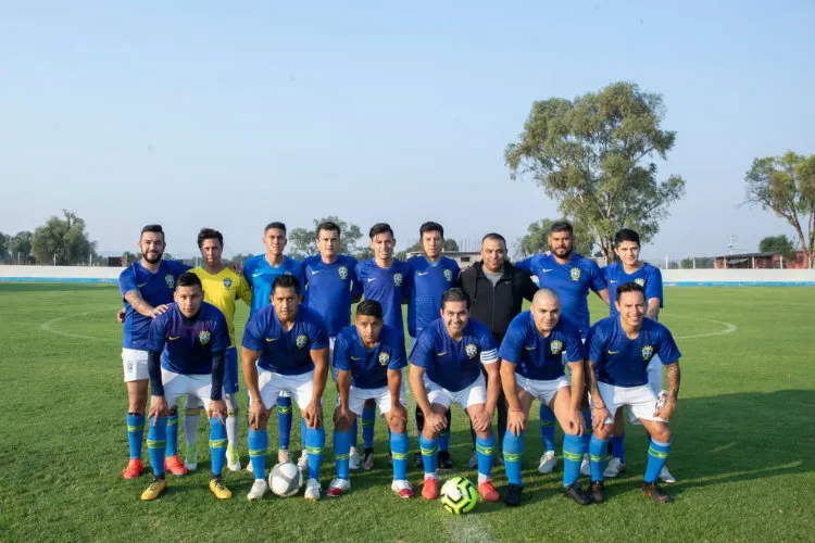 Equipo amateur de la ASSA posa para RÉCORD