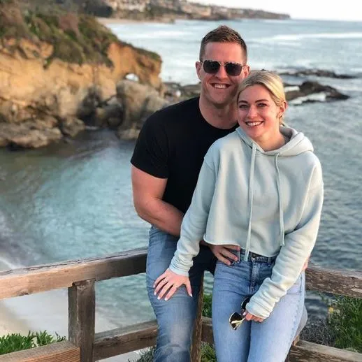 JJ Watt y Kealia Ohai, disfrutan de un día en la playa