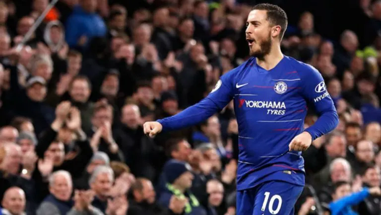 AP Hazard celebra un gol en Stamford Bridge