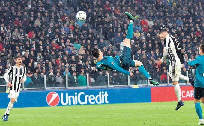 AP Cristiano Ronaldo le anota gol de chilena a la Juventus