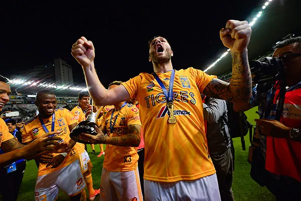 IMAGO7 Gignac alza los brazos tras ganar su cuarta Liga MX con Tigres