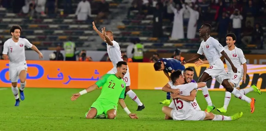 Jugadores de Catar celebran triunfo