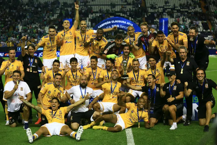 CARLOS RAMÍREZ Tigres en festejo por el título del Clausura 2019