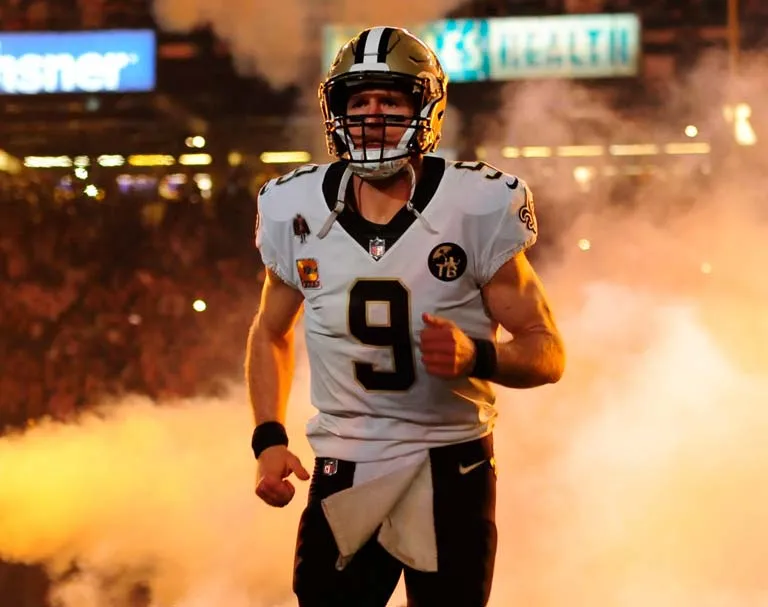 FACEBOOK NEW ORLEANS SAINTS Drew Brees sale a la cancha
