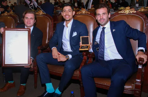 Los Capitanes presumen su reconocimiento