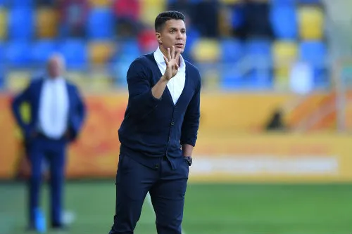 Ramírez dirige a sus pupilos en un encuentro ante Ecuador