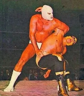 Ángel Blanco aplica un Tirabuzón al Solitario