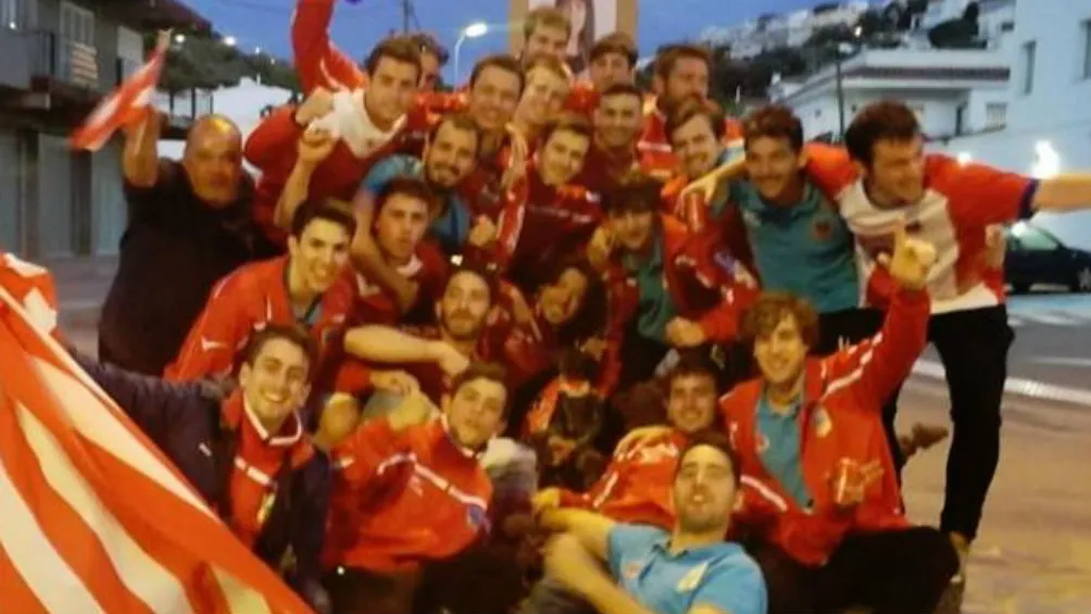 INSTAGRAM @CELLANCA Jugadores del Llanca celebran pase a Segunda División