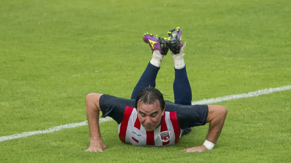 Gusano Nápoles festeja una anotación