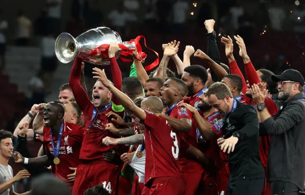 EFE El Liverpool festeja la obtención de la Champions League