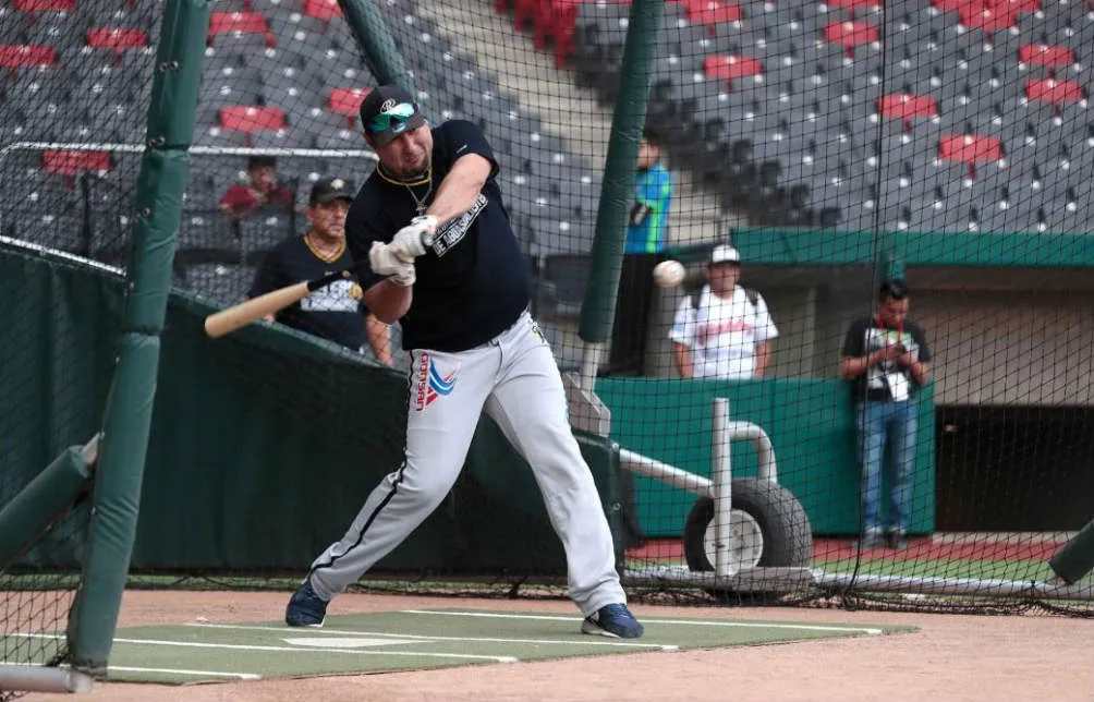 DANIEL GÁMEZ Saúl Soto se prepara para el juego con Rieleros