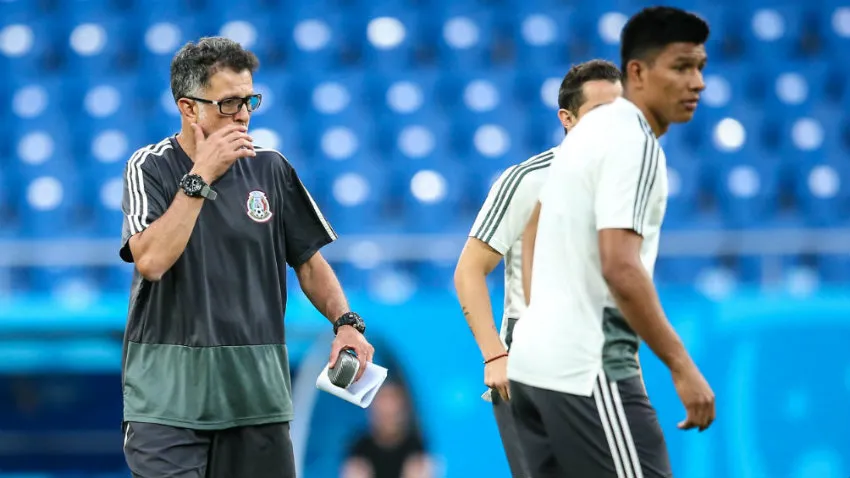 MEXSPORT Osorio durante un entrenamiento de la Selección Mexicana