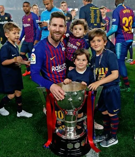 Messi festeja campeonato con Barcelona