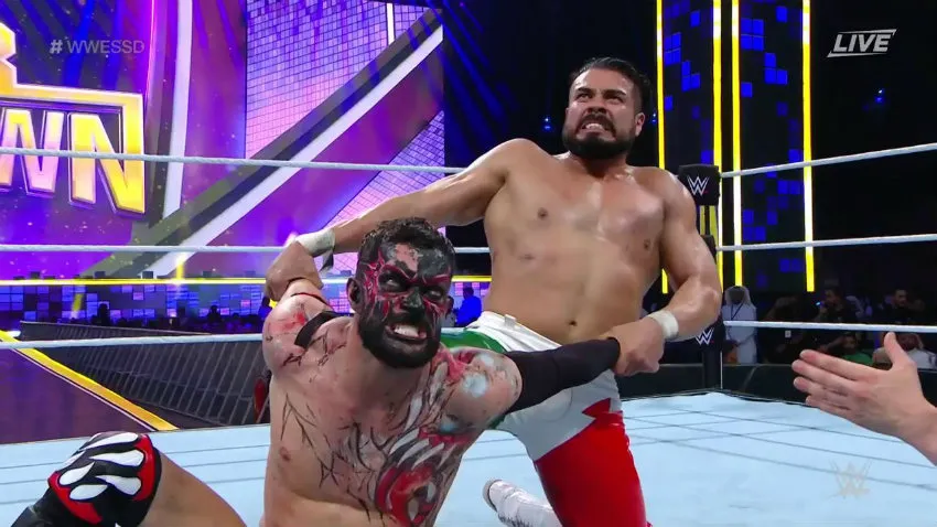 TWITTER @WWENETWORK Andrade aplica castigo a Bálor
