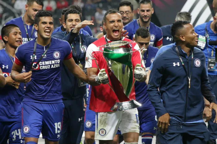 Antonio Sánchez, en festejo del título de Copa MX