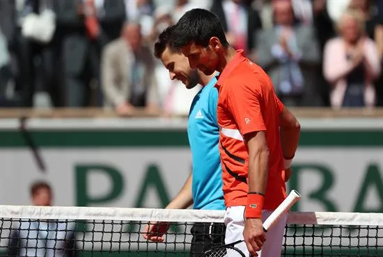 EFE Novak y Dominic Thiem se despiden tras el juego