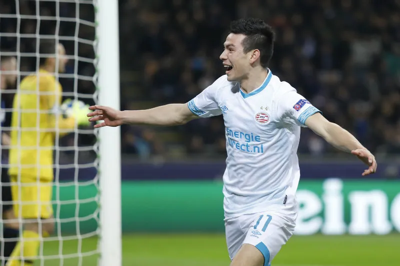 Chucky celebra una anotación con el PSV en Champions League