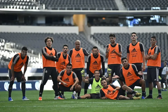 IMAGO7 Seleccionados nacionales posan para una foto