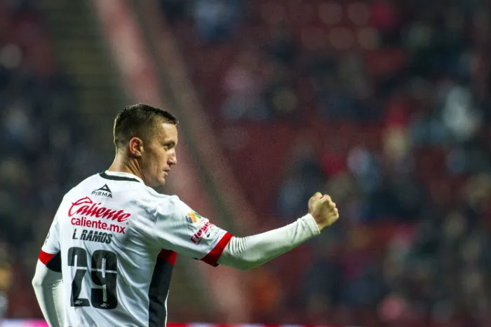 Leo Ramos en festejo de gol