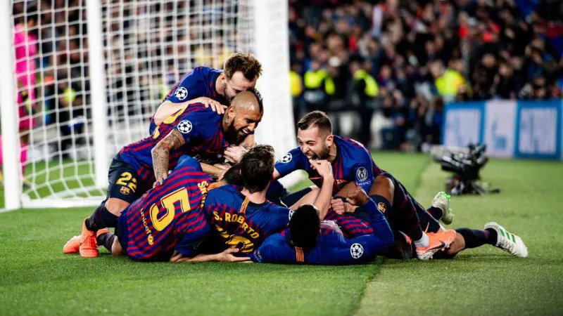 FACEBOOK FC BARCELONA Jugadores del Barça celebran una anotación