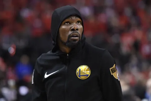 Durant durante una práctica con los Warriors