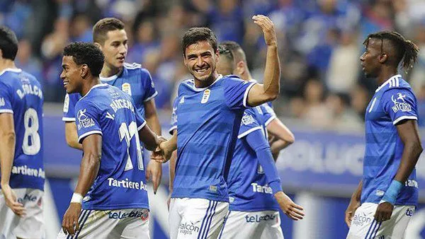 Alanís en un partido con el Oviedo