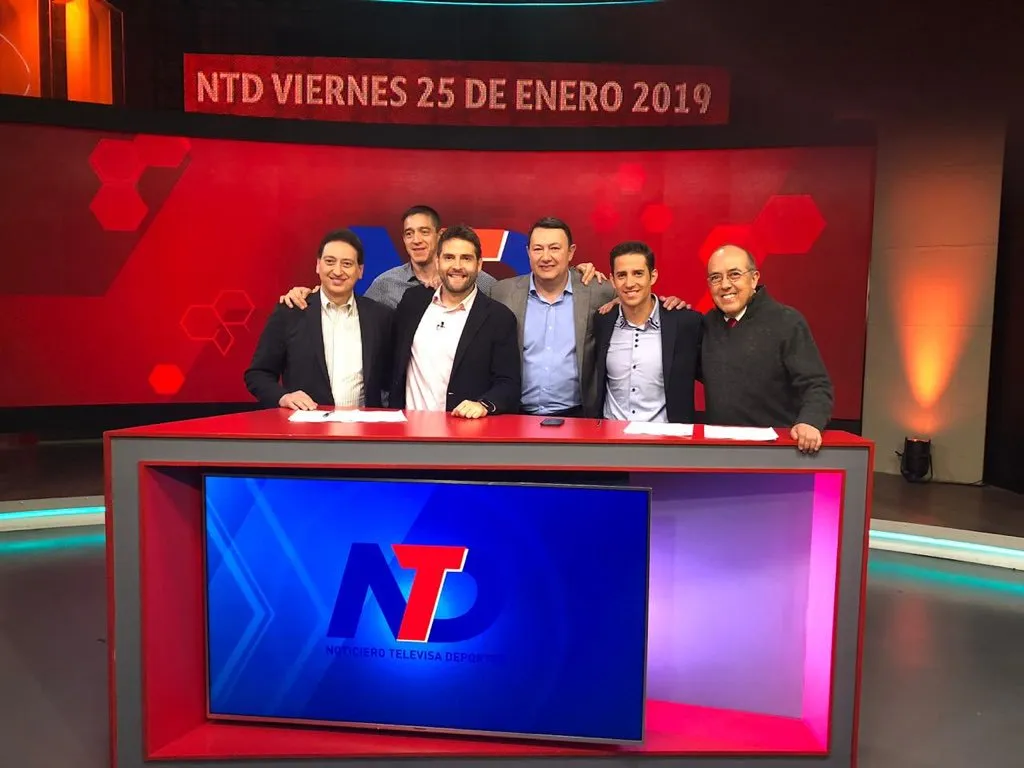 Michel tras un programa con varios de sus compañeros
