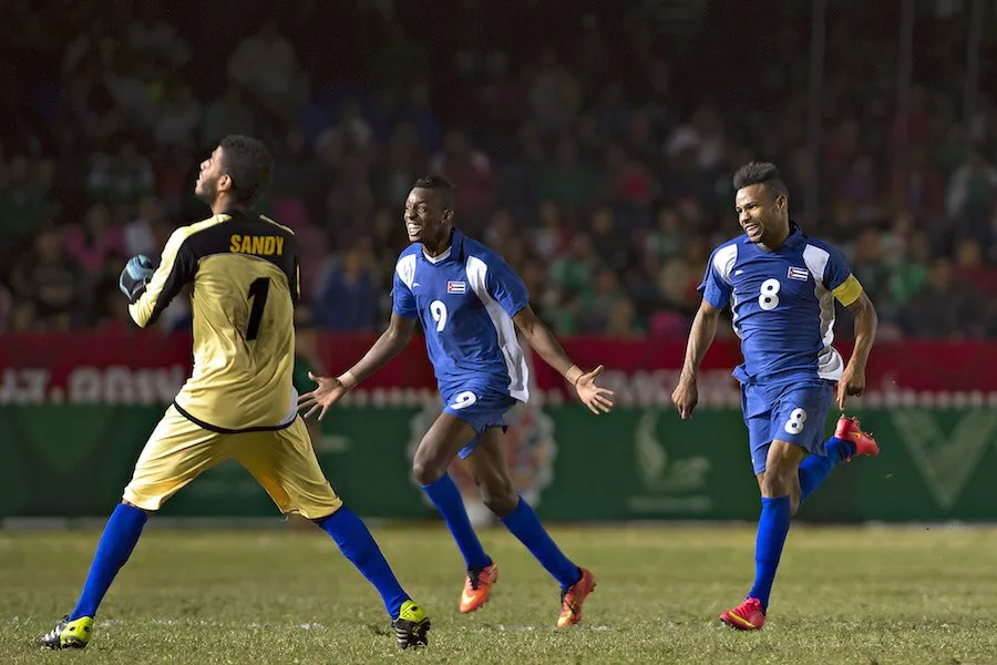 MEXSPORT Santa Cruz celebra una anotación con la selección caribeña