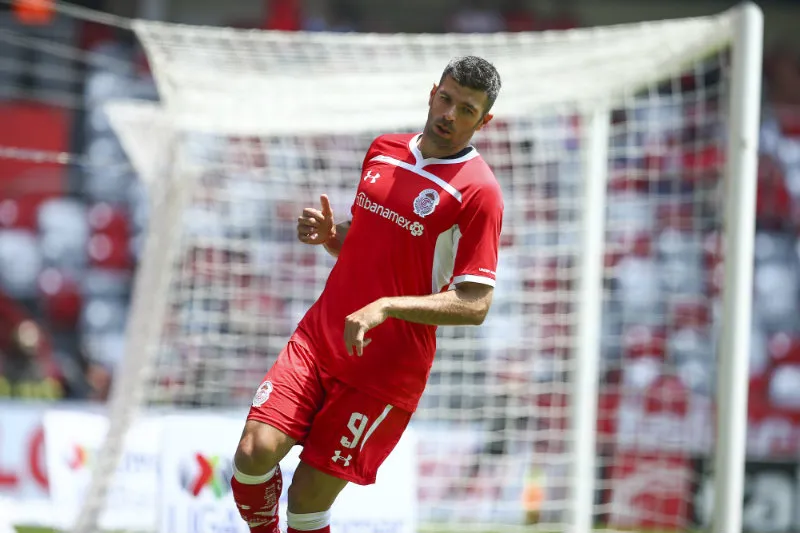 Emmanuel Gigliotti durante un partido con Toluca