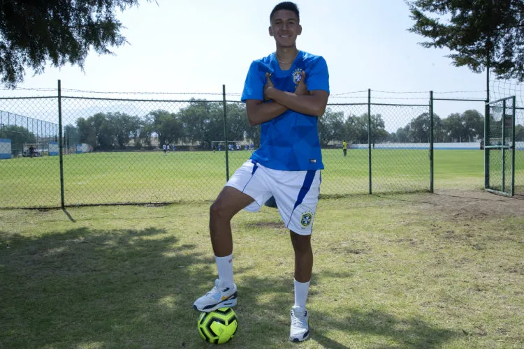 Roberto Ramírez Silva posa para RÉCORD