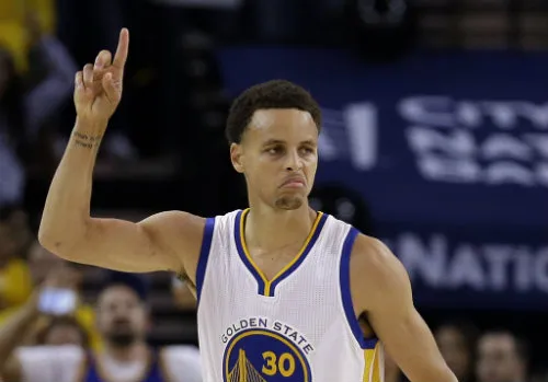 AP Stephen Curry durante un partido con Golden State Warriors