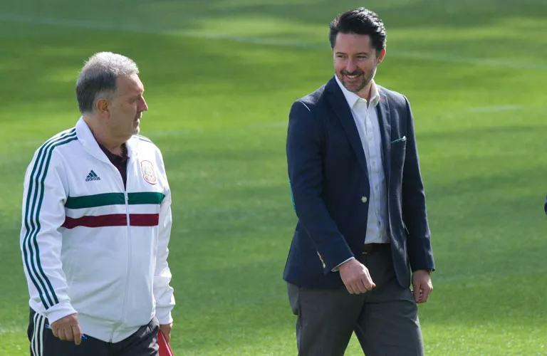 Yon de Luisa le sonríe a Gerardo Martino