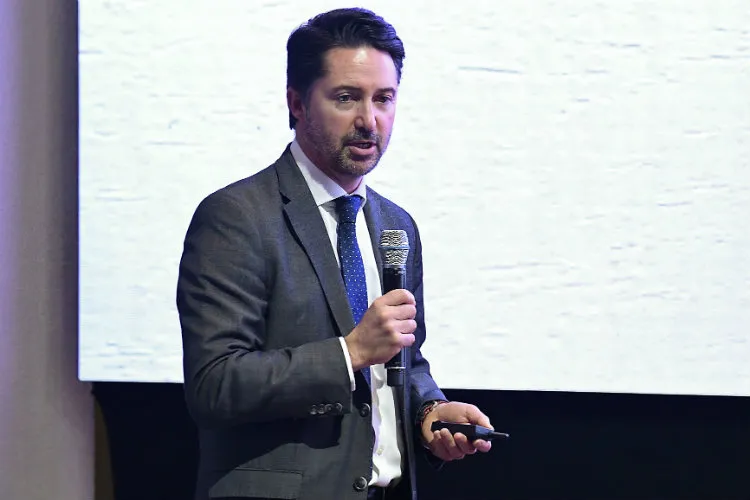 IMAGO7 Yon de Luisa, durante una conferencia