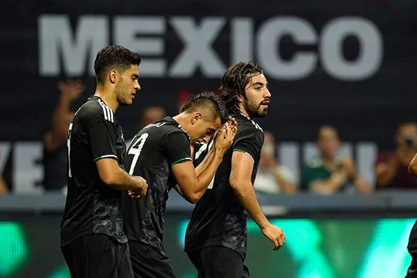 El festejo de uno de los goles de México