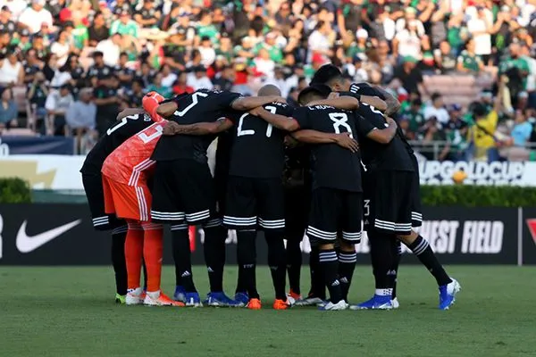 Jugadores de México previo a un partido