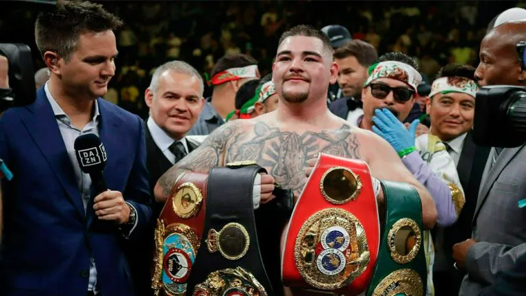 AP Andy Ruiz presume títulos
