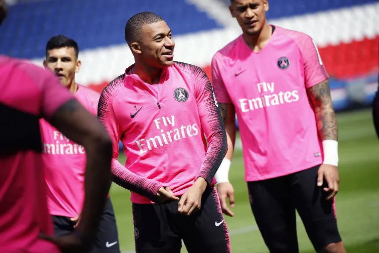 FACEBOOK PSG Mbappé, durante un entrenamiento con el PSG