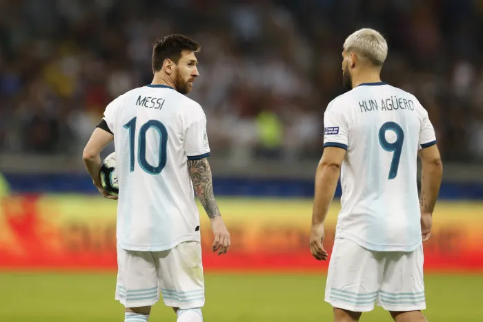 AP Messi y Agüero, en un partido