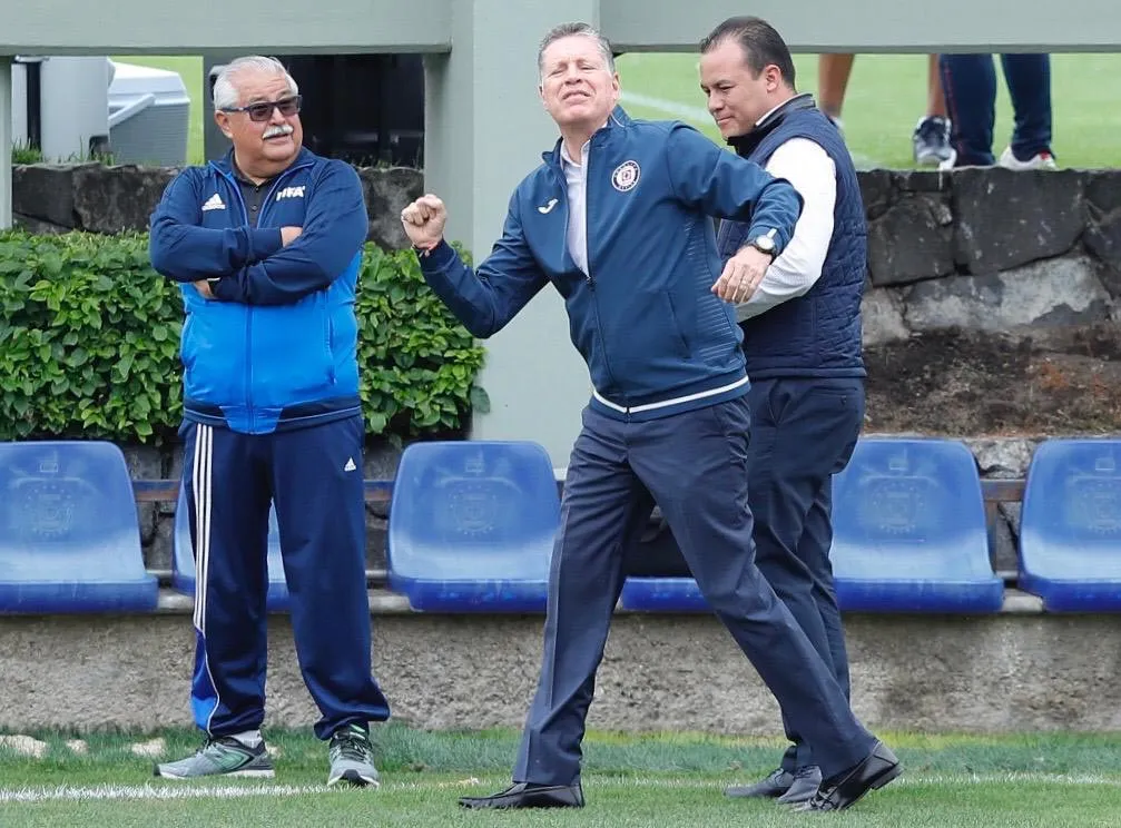 Peláez estuvo de visita en La Noria para la práctica celeste