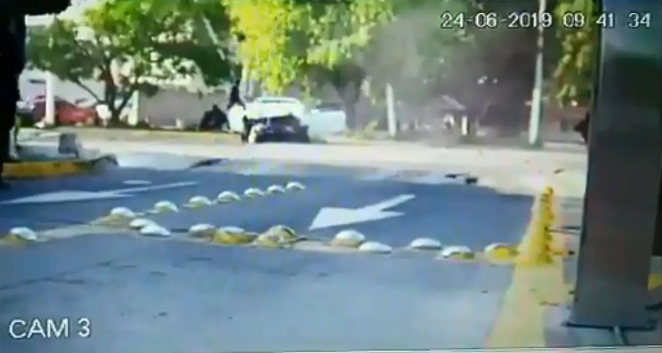 TWITTER @jany_vasquez Momento en el que se desploma el copiloto