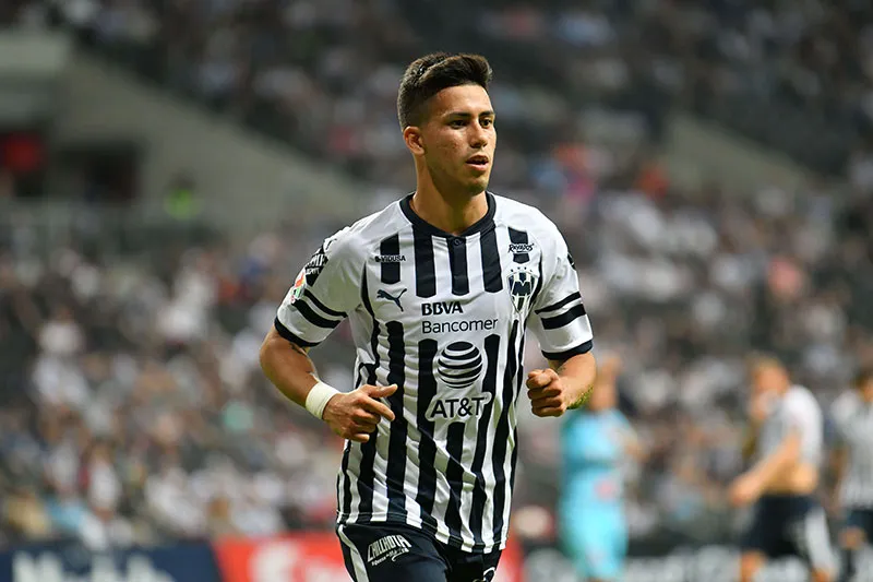 Meza en un partido de Rayados
