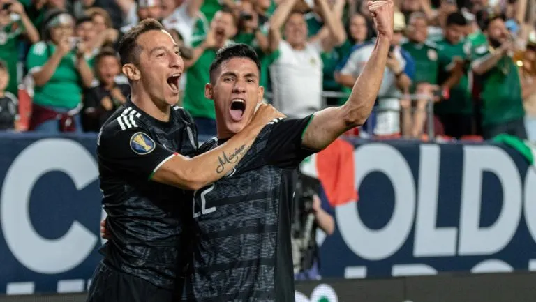 IMAGO7 Guardado y Antuna celebran una anotación del Tricolor