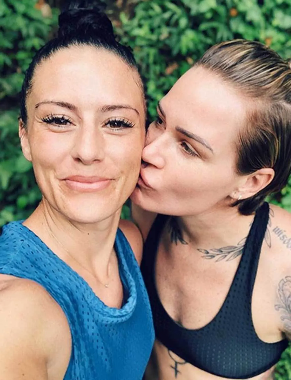 Ali Krieger y Ashlyn Harrison presumen su romance