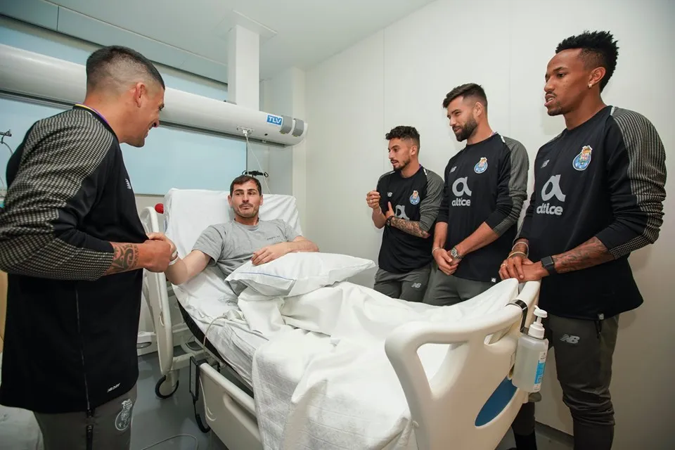 FACEBOOK FC PORTO Iker Casillas durante su estancia en el hospital