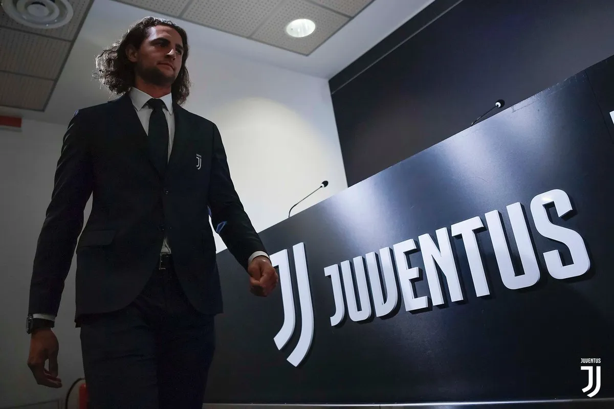 TWITTER @juventusfc Adrien Rabiot llega a su presentación con la Juventus